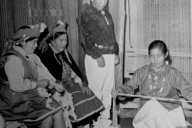 Fred and Bertha Stevens and two Mapuche women at the Biblioteca Nacional in Santiago, Chile in 1968. Courtesy of Rainbow Stevens.